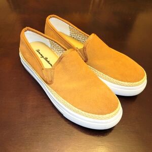 Womens size 8 Tommy Bahama Slip On Shoes
